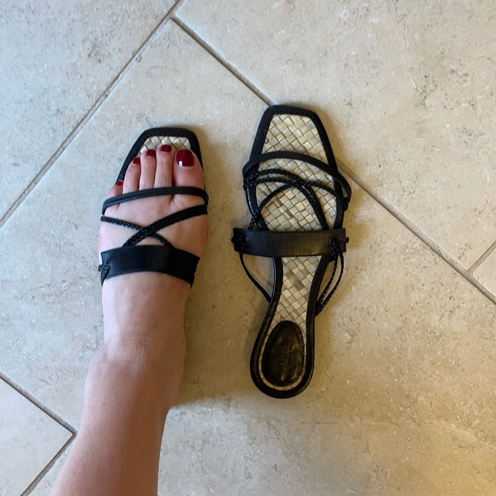 Gucci black flat sandal